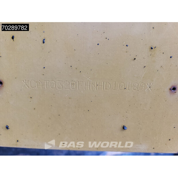 2017 Caterpillar 320FL-42676158