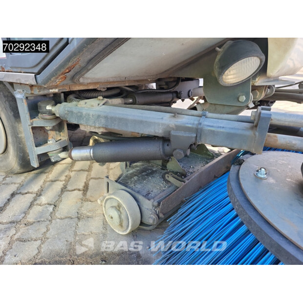 2000 Johnston 142A 101T-42676900