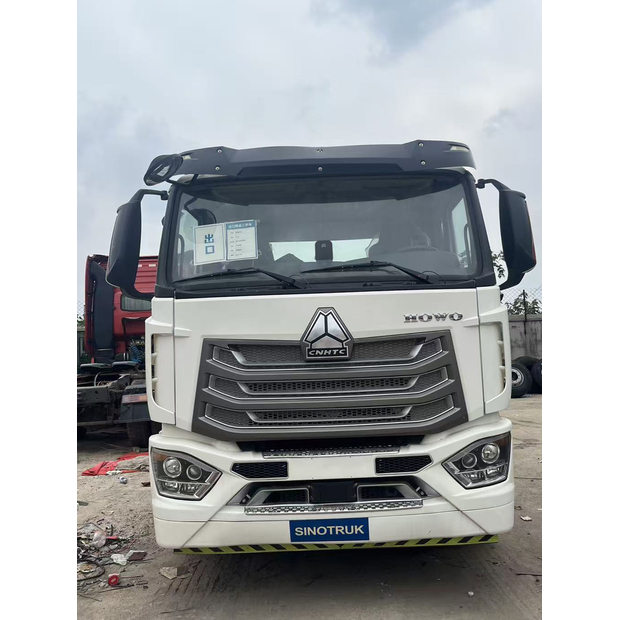 2020 هوو 375-42677839