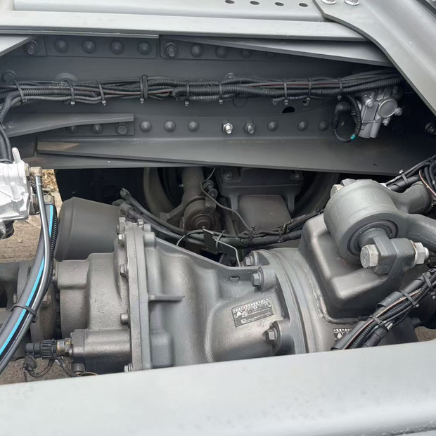 2020 هوو 375-42677844