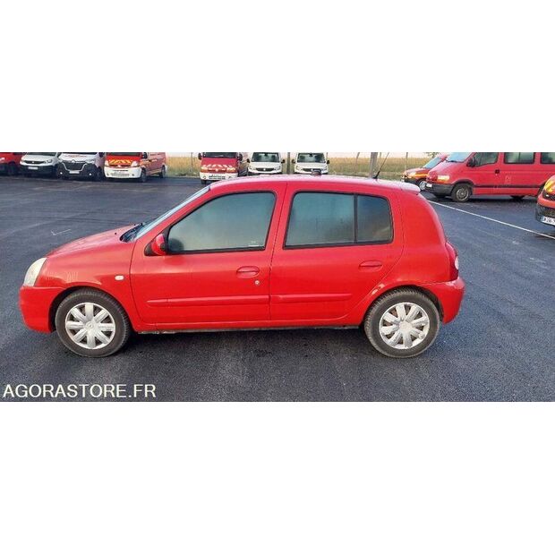 2010 Renault Clio-42695208