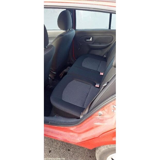 2010 Renault Clio-42695213