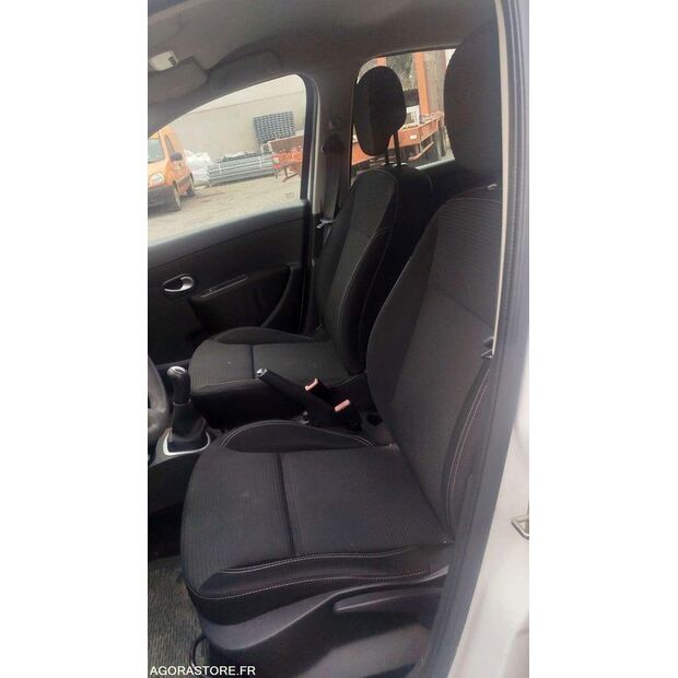 2012 Renault Clio-42695229