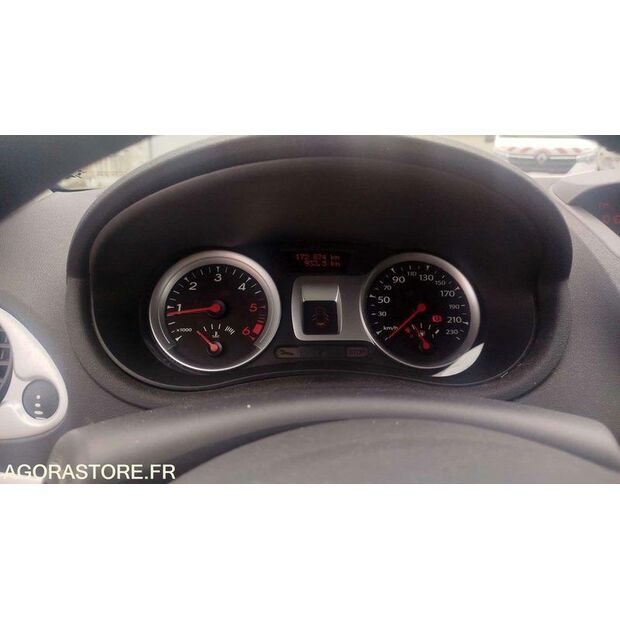 2012 Renault Clio-42695233