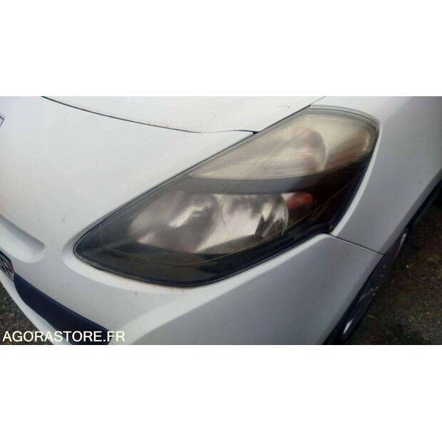2012 Renault Clio-42695236