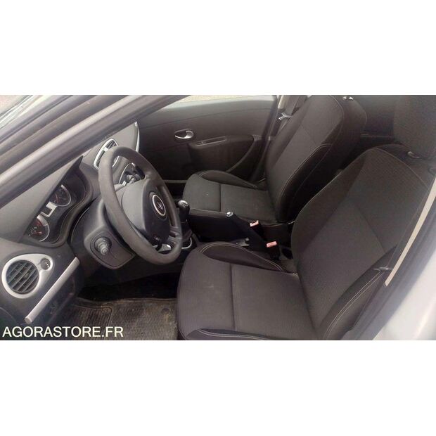2012 Renault Clio-42695240