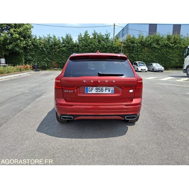 2022 Volvo XC60-42695410