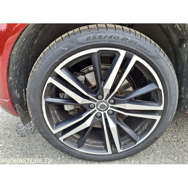 2022 Volvo XC60-42695413