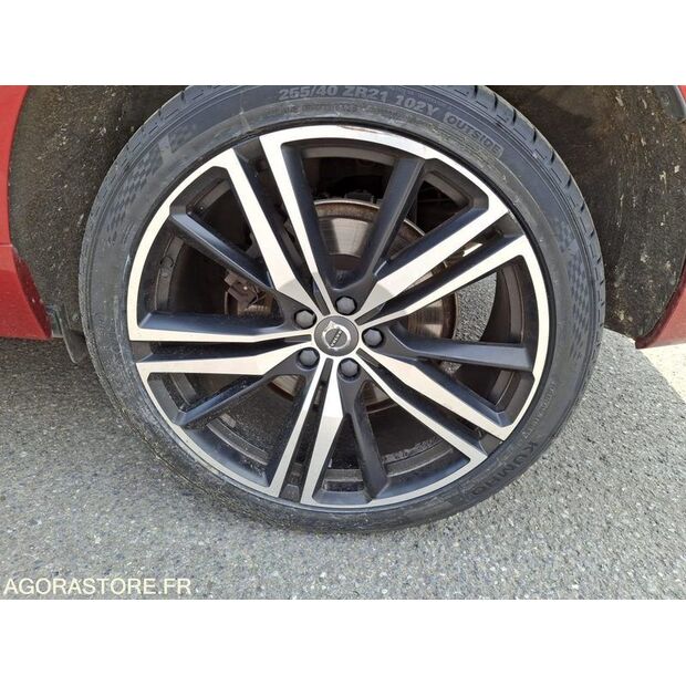 2022 Volvo XC60-42695417