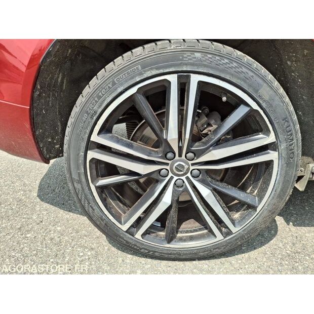 2022 Volvo XC60-42695426