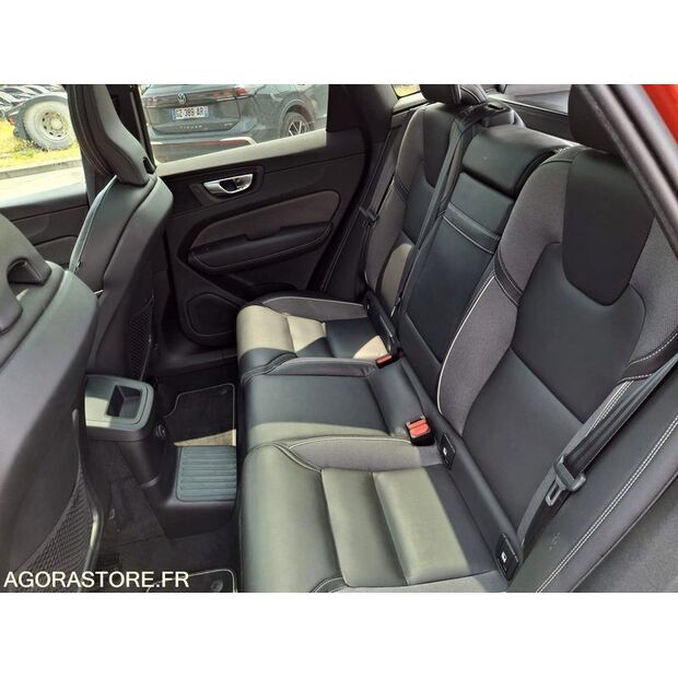 2022 Volvo XC60-42695434
