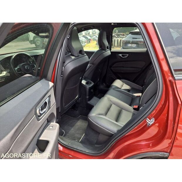 2022 Volvo XC60-42695436