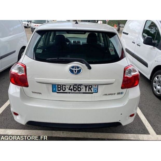 2011 Toyota AURIS-42696076