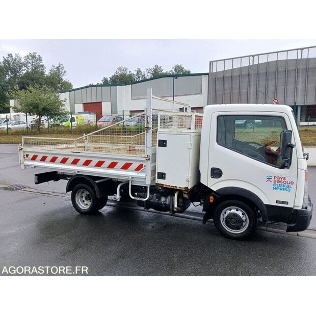 2008 نيسان Cabstar-42696082