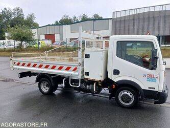 Image de CAMIONS À PLATEAU 2008 NISSAN Cabstar