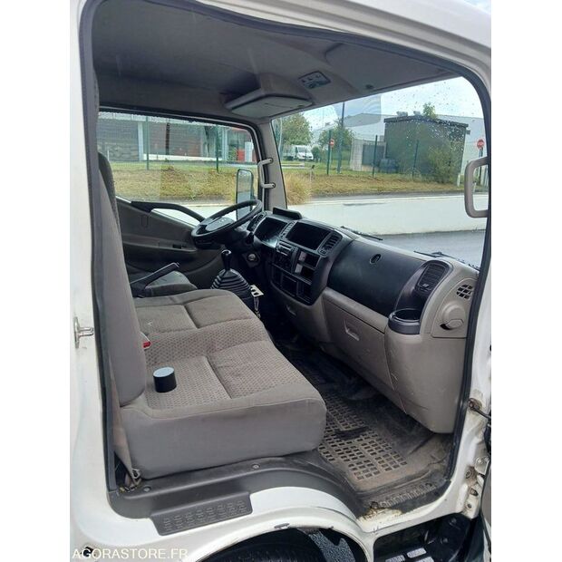 2008 نيسان Cabstar-42696088