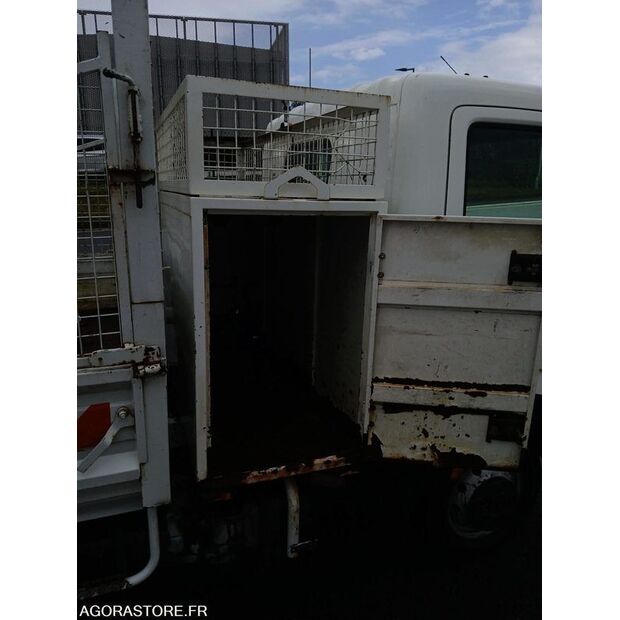 2008 نيسان Cabstar-42696091