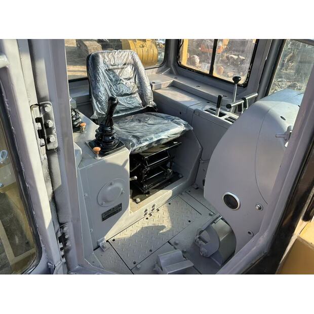 2016 Caterpillar D6G-42696163