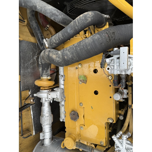 2024 Caterpillar 323D2L-42696176
