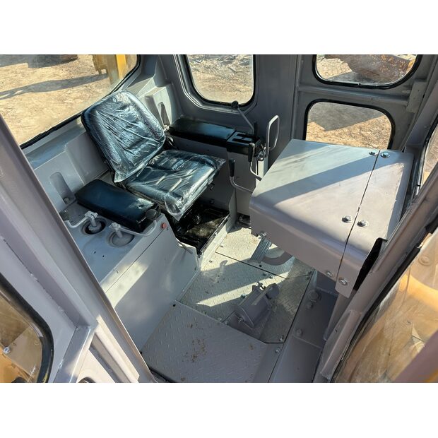 2016 كاتربيلر D7G-42696187