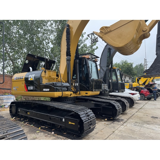 2024 Caterpillar 323D2L-42696192