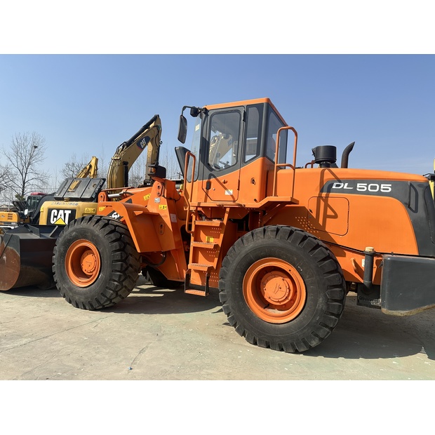 2020 دووسان DL505-9C-42696203