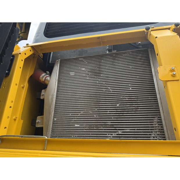 2024 Komatsu PC400-8-42696656