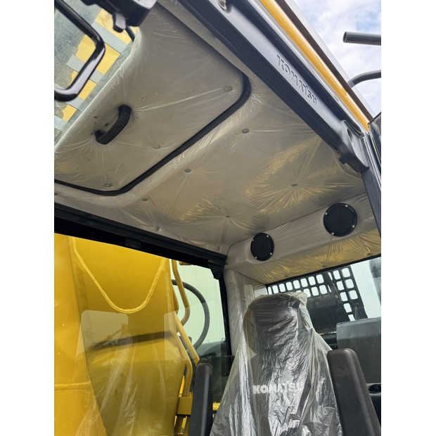 2024 Komatsu PC400-8-42696658