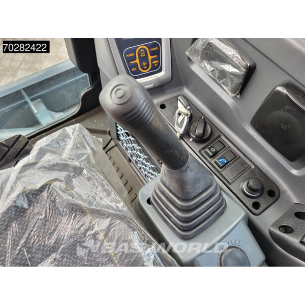 2024 Hyundai HX80N-42696976