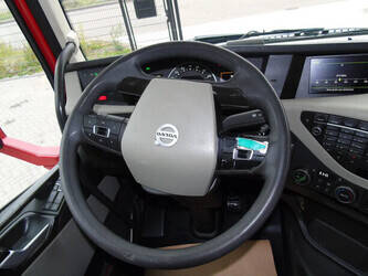 2017-volvo-fh-460-1323452-42697545