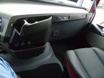 2017-volvo-fh-460-1323452-42697560