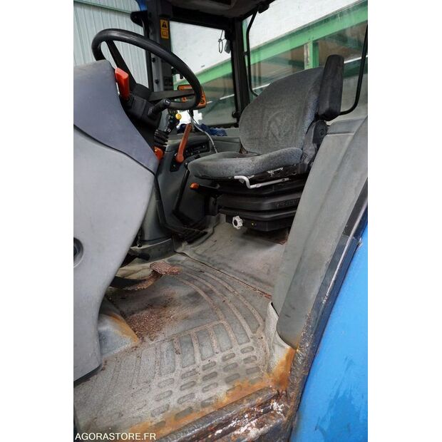 2006 نيو هولاند TL90A-42710526