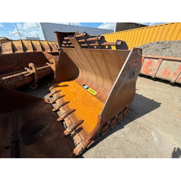 2021 فولفو L150H-42711661