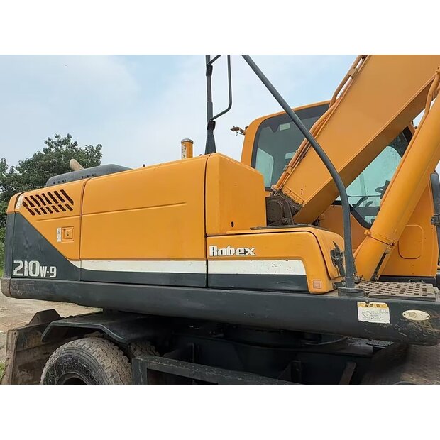 2021 هيونداي R210W-9-42711995