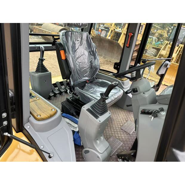 2024 Caterpillar 420F2-42724264