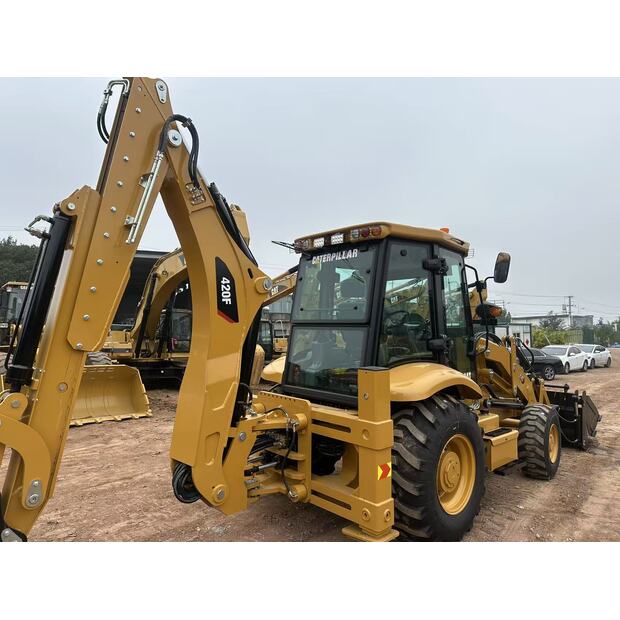 2024 Caterpillar 420F2-42724268