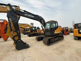 صورة ل حفارات مجنزرة 2023 هيونداي 150LC-9S