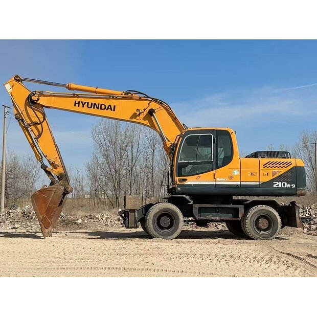 2019 هيونداي 210W-9-42724288