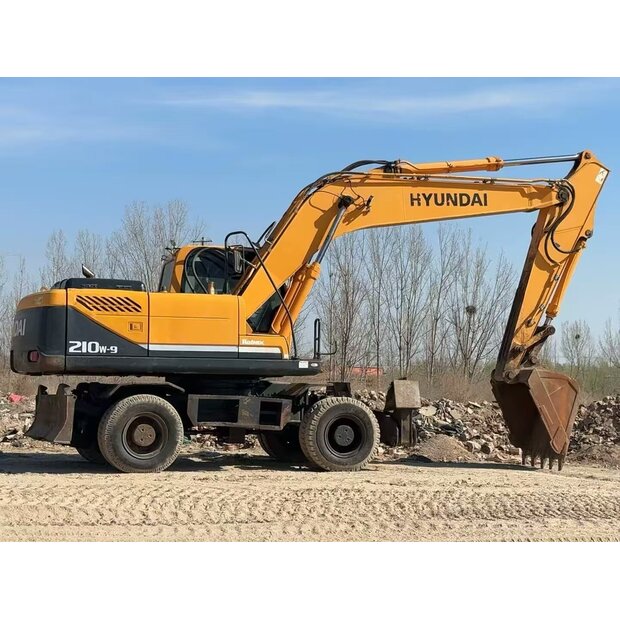 2019 هيونداي 210W-9-42724289