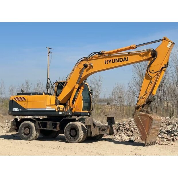 2019 هيونداي 210W-9-42724290