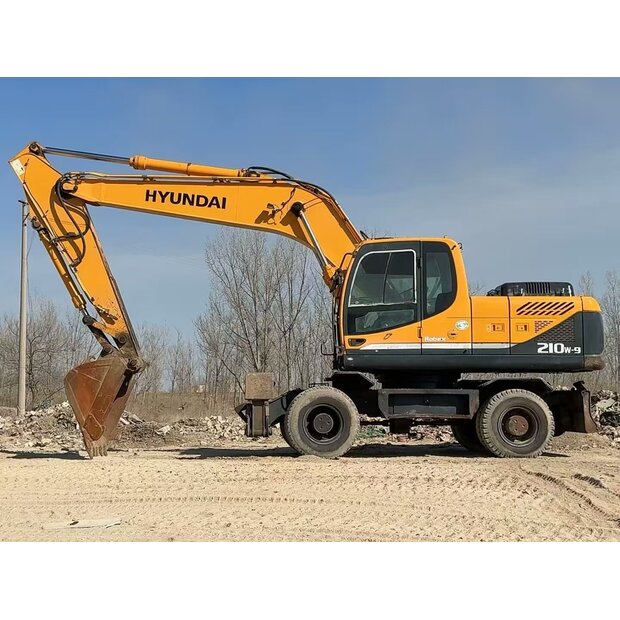 2019 هيونداي 210W-9-42724295