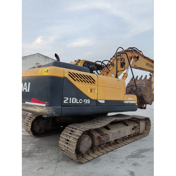 2018 Hyundai 210LC-9S-42724546
