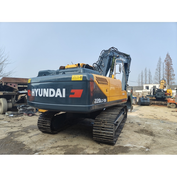 2024 Hyundai 220LC-9S-42724568
