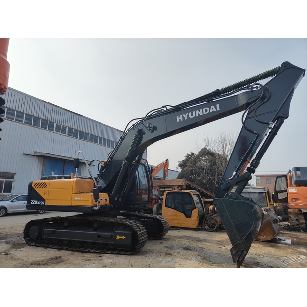 2024 Hyundai 220LC-9S-42724570