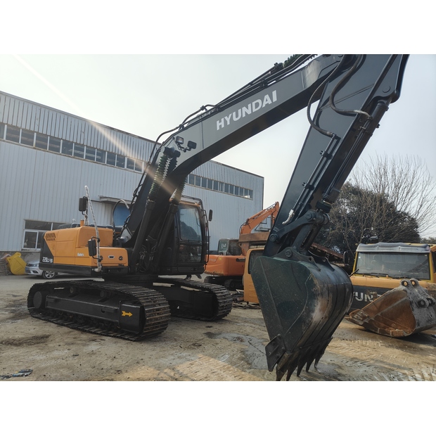 2024 Hyundai 220LC-9S-42724571