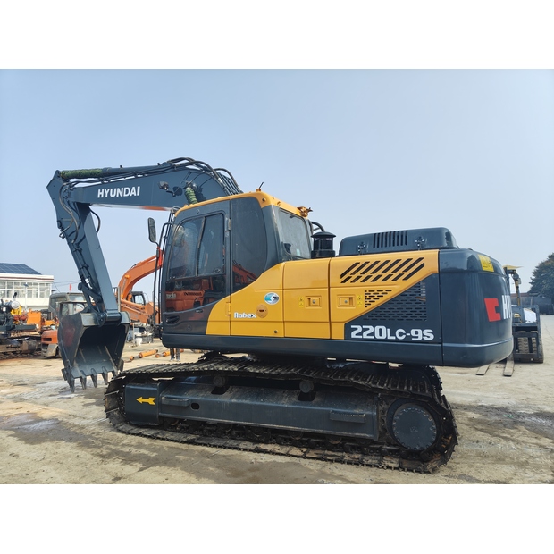 2024 Hyundai 220LC-9S-42724575