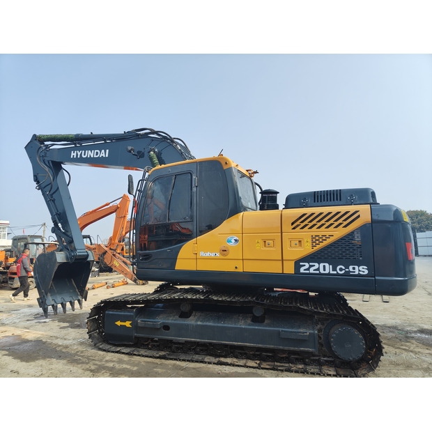 2024 Hyundai 220LC-9S-42724576
