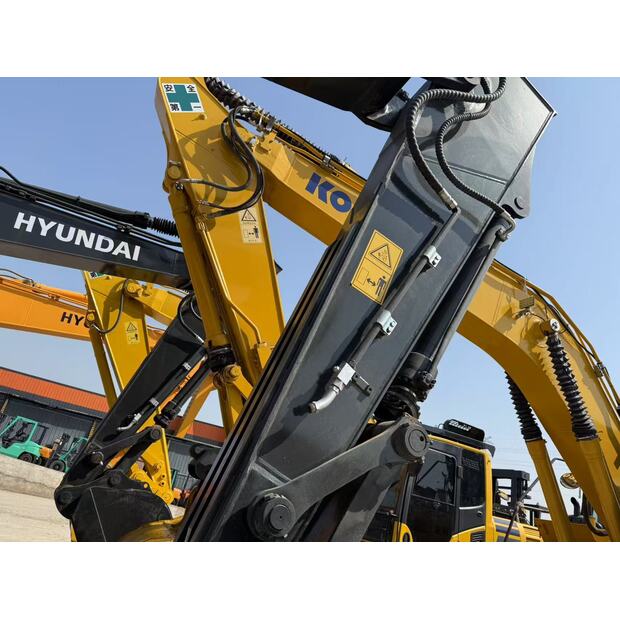 2024 Hyundai 220LC-9S-42724578