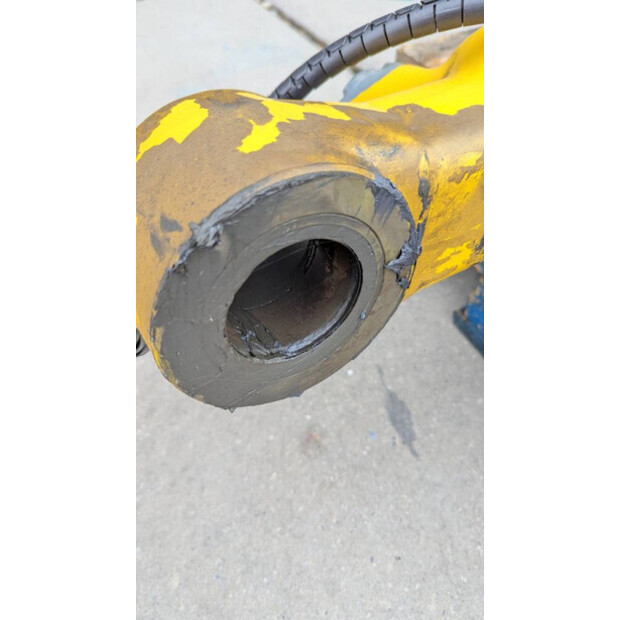 2022 Komatsu PC210LC-10-42725708
