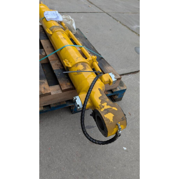 2022 Komatsu PC210LC-10-42725724